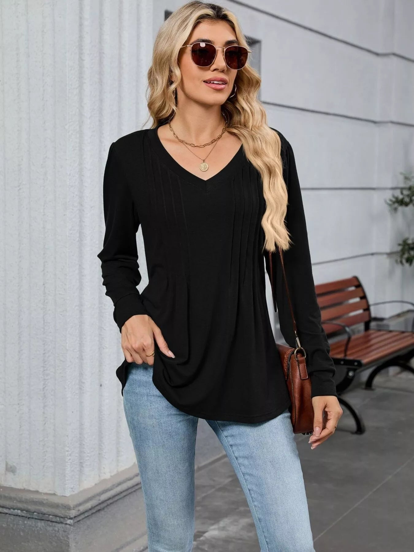 V-Neck Long Sleeve Relaxed Fit T-Shirt 940d6a3366b24ee2b6a24d79e911407f-Max-Origin