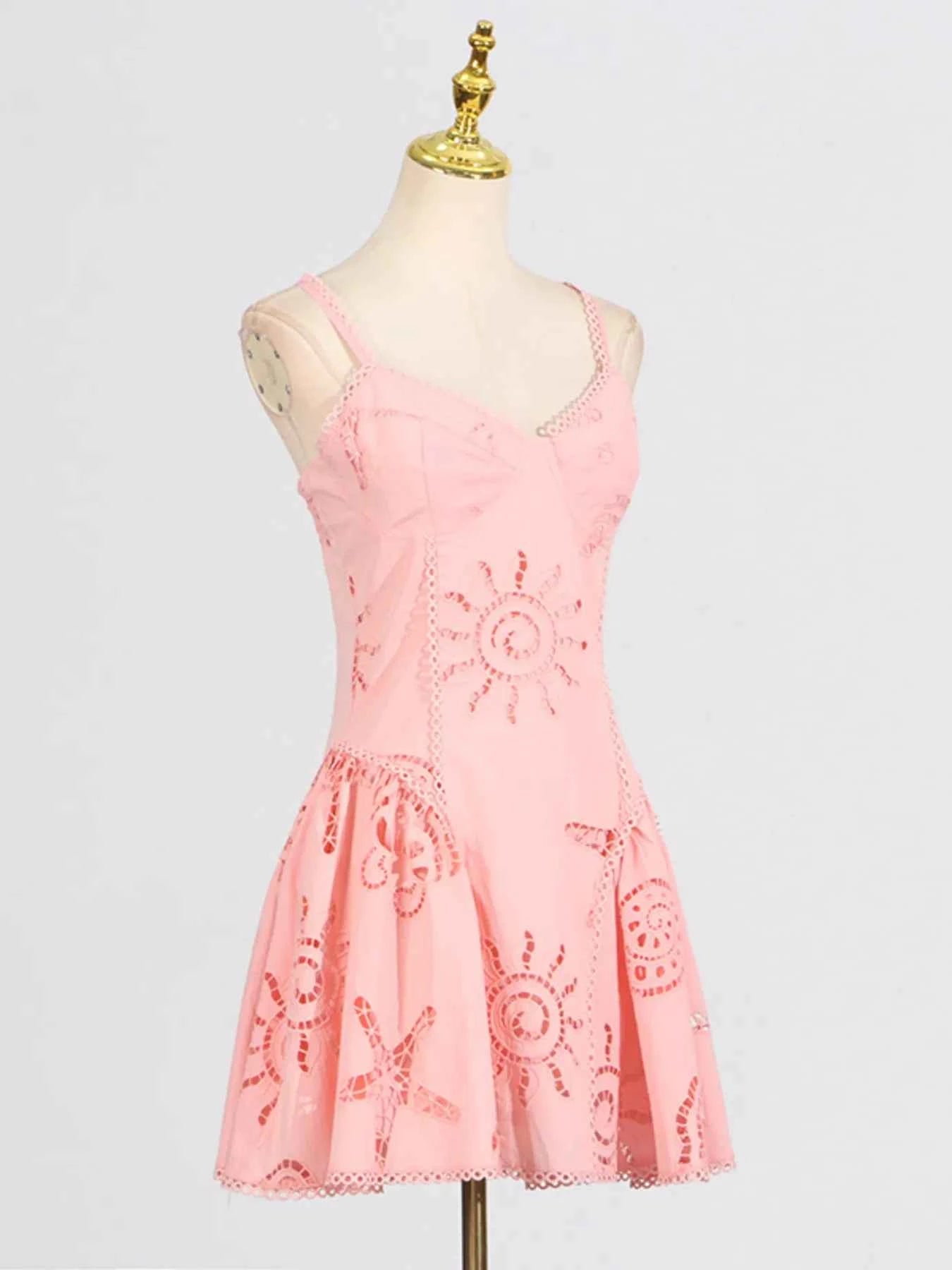 Hollow Out Adjustable Strap Mini Dress 978ef33d822e496db22359d2ea5a9727-Max-Origin