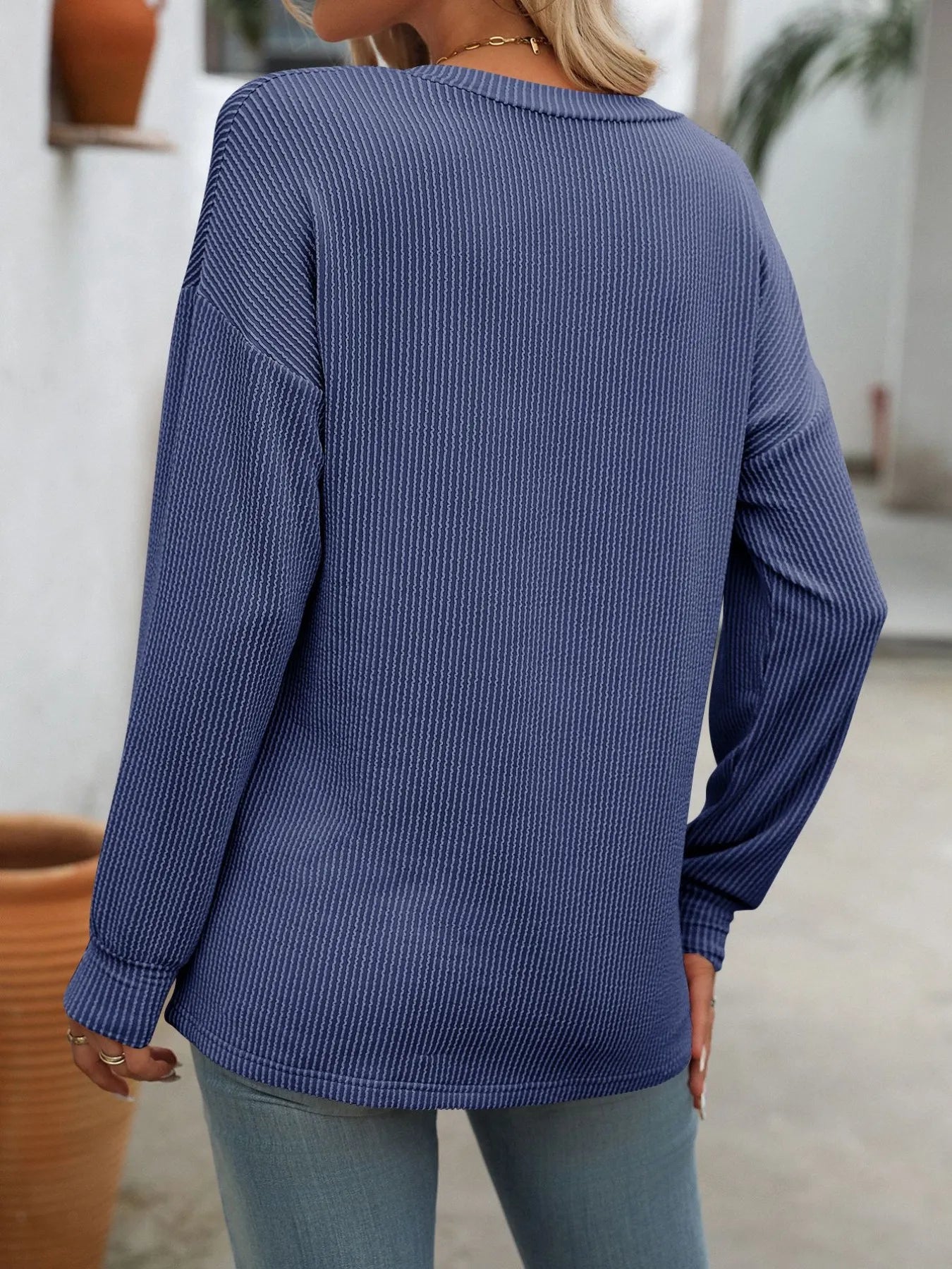 Ribbed V-Neck Long Sleeve T-Shirt 97fe4895-cabd-4222-8281-7a9cd007f178-Max-Origin