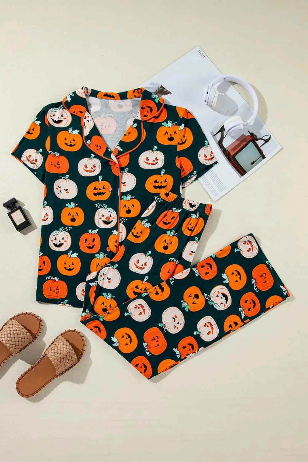 Pumpkin Printed Short Sleeve Top and Pants Lounge Set 982bf64f-8017-400e-a772-4f5347b533de-Max