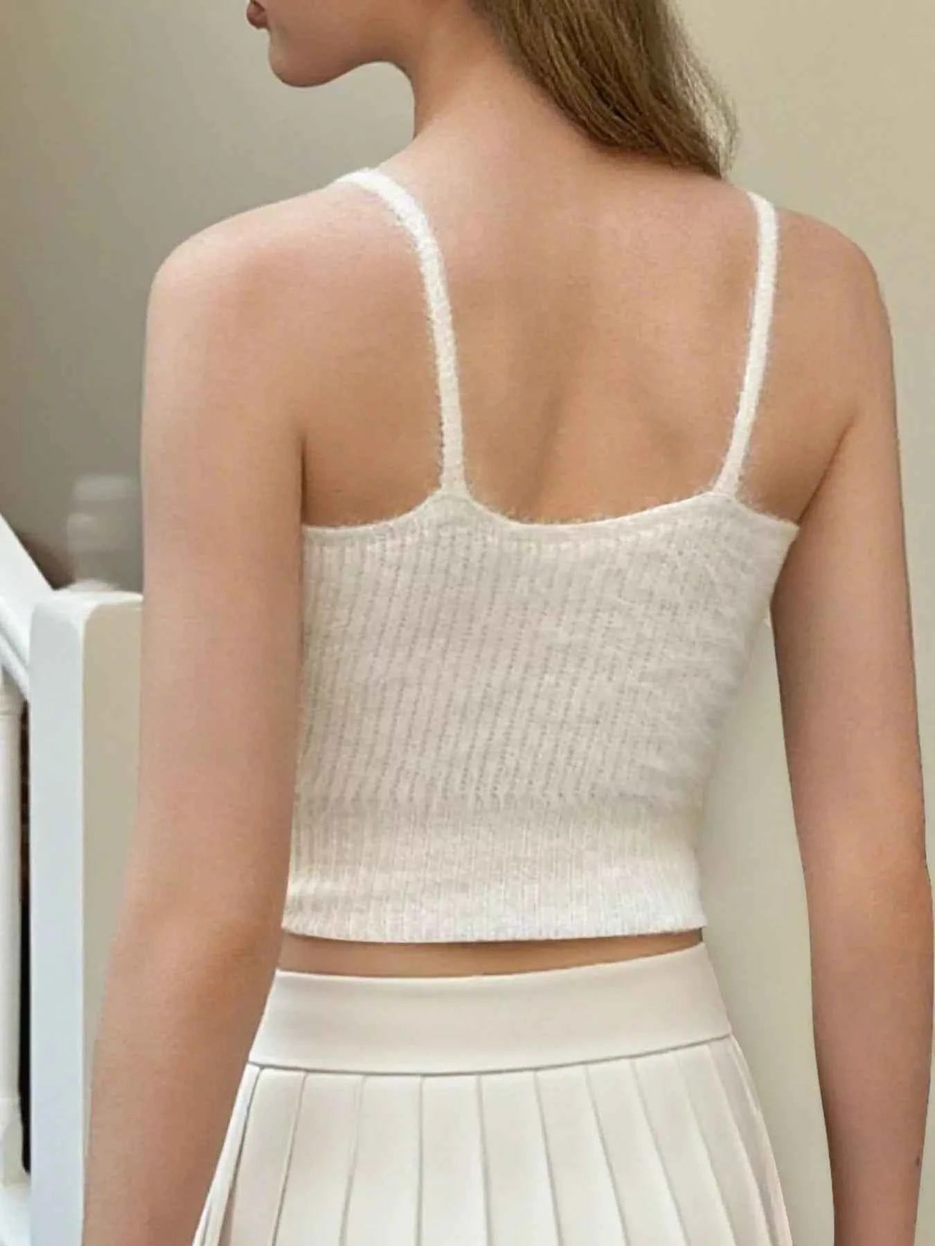 Bow Scoop Neck Cropped Cami 98d26c61-74ad-4d7d-ab6b-684d6fbed766-Max-Origin