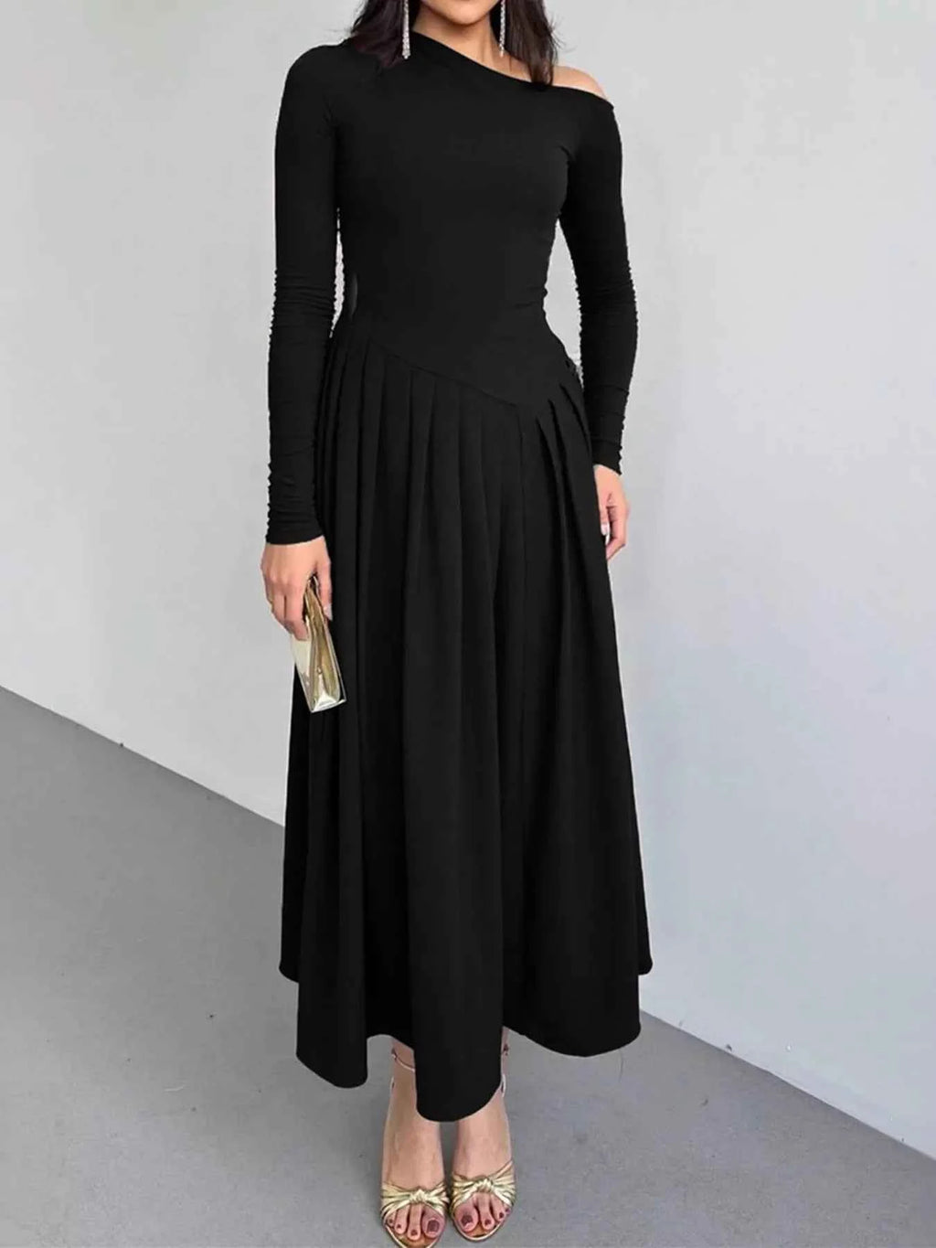 Ruched One Shoulder Long Sleeve Dress 990639bb159f4c75b38e342655166c5a-Max-Origin