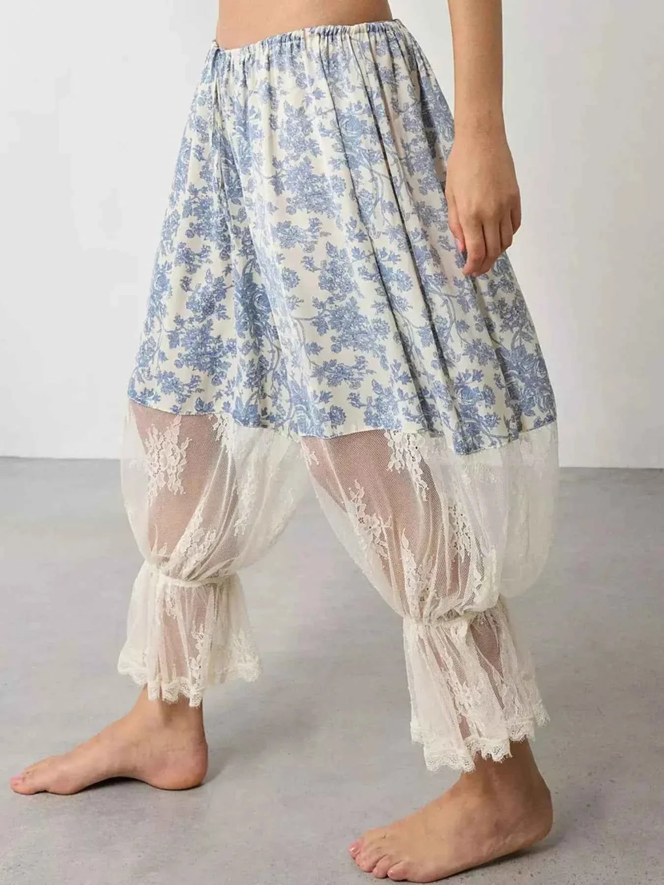 Floral Lace Patchwork Pants 99562edf-ca9e-4c15-b6d8-9bc2c0656e8f-Max-Origin