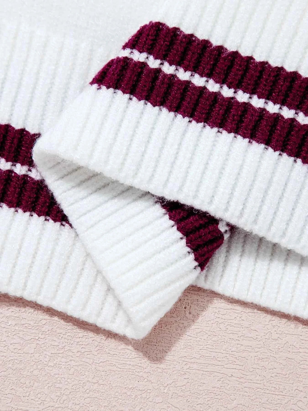 Letter Contrast Hem Round Neck Sweater 9a49eeec-43b6-4239-8ac9-7e90b465a79f-Max-Origin