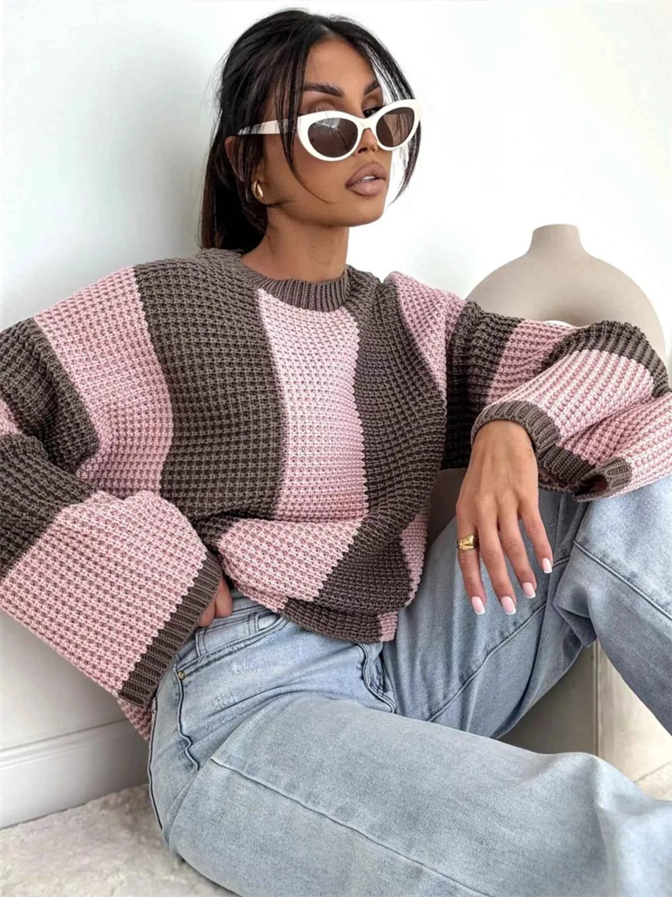 Color Block Long Sleeve Sweater 9ad5bf5ff4a94df7b8a462c2eae2f0ab-Max-Origin