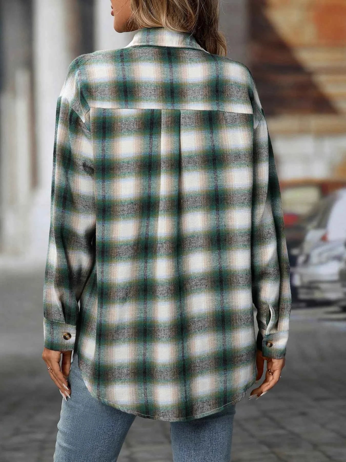 Oversized Plaid Button-Up Shirt 9ae21a1f-9ff5-445b-9525-c5fec5232448-Max-Origin