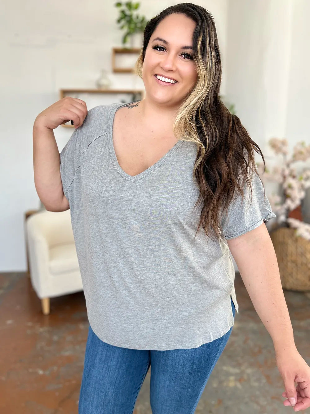 Basic Bae Full Size Bamboo Slit V-Neck Short Sleeve T-Shirt 9b2a5cd7-6ab2-4979-af59-be989febc328-Max