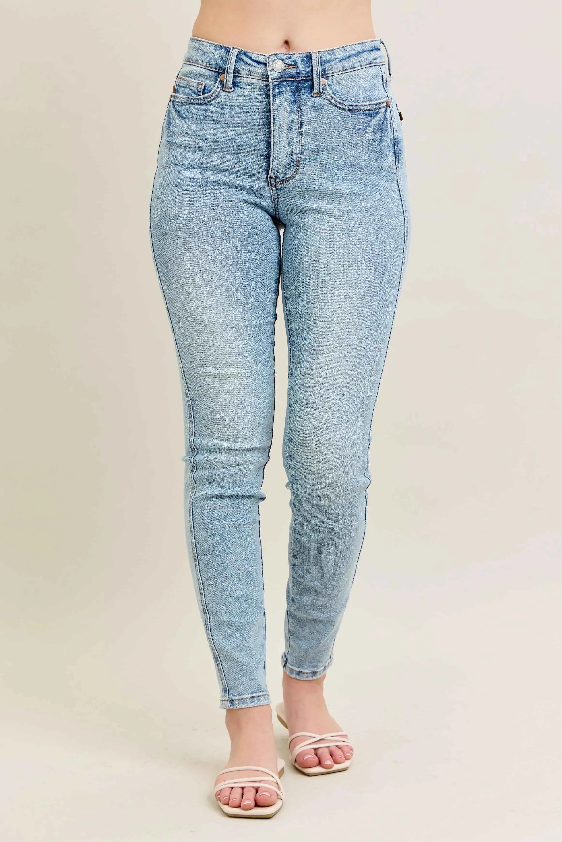 Judy Blue Full Size Mr Tummy Control Vintage Wash Skinny Jeans Plus Size Light 9b342a3e2119449d8b9e77e78262d318-Max-Origin