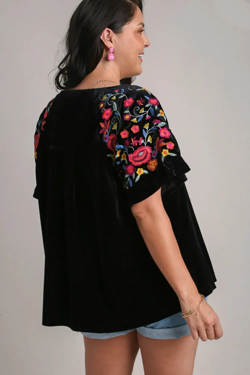 Umgee Full Size Velvet Embroidery Short Sleeve Blouse 9b68a327-bf06-4133-a38d-b60b4dd9a326-Max