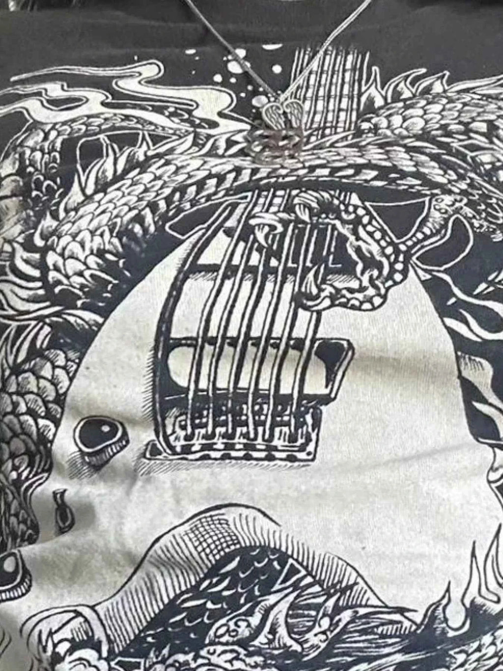 Graphic Round Neck Long Sleeve T-Shirt 9e1422a3-744e-48c6-b404-544c18720845-Max-Origin