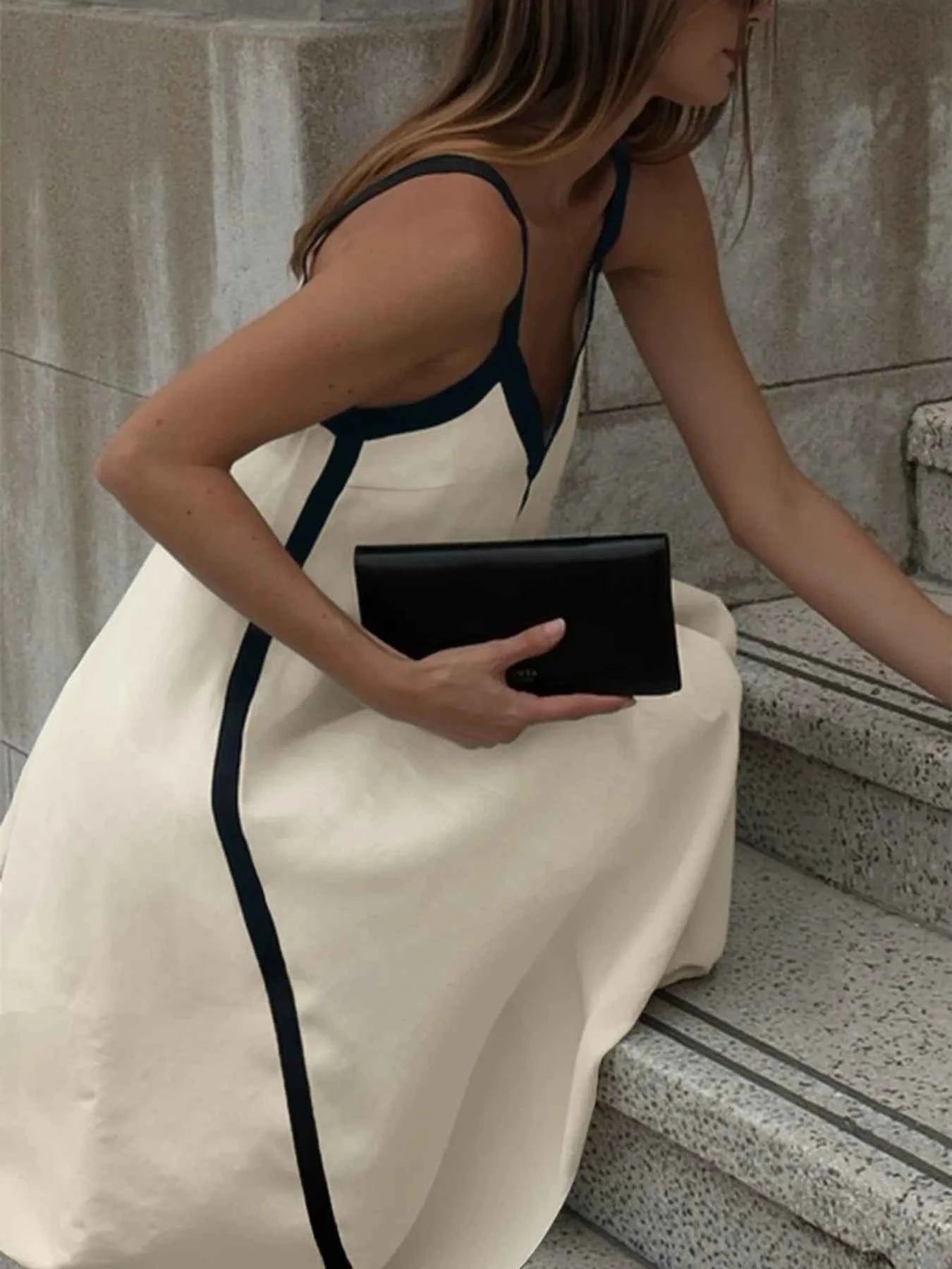 Contrast Trim V-Neck Maxi Dress 9ec43b63-2a3d-4e0b-9ff7-bcb263518cf7-Max-Origin