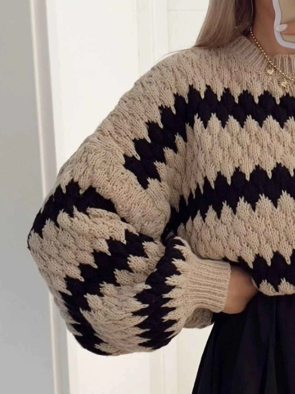 Striped Round Neck Dropped Shoulder Sweater 9ee8df6d-9b6d-4a16-83b4-d9a01b649905-Max-Origin