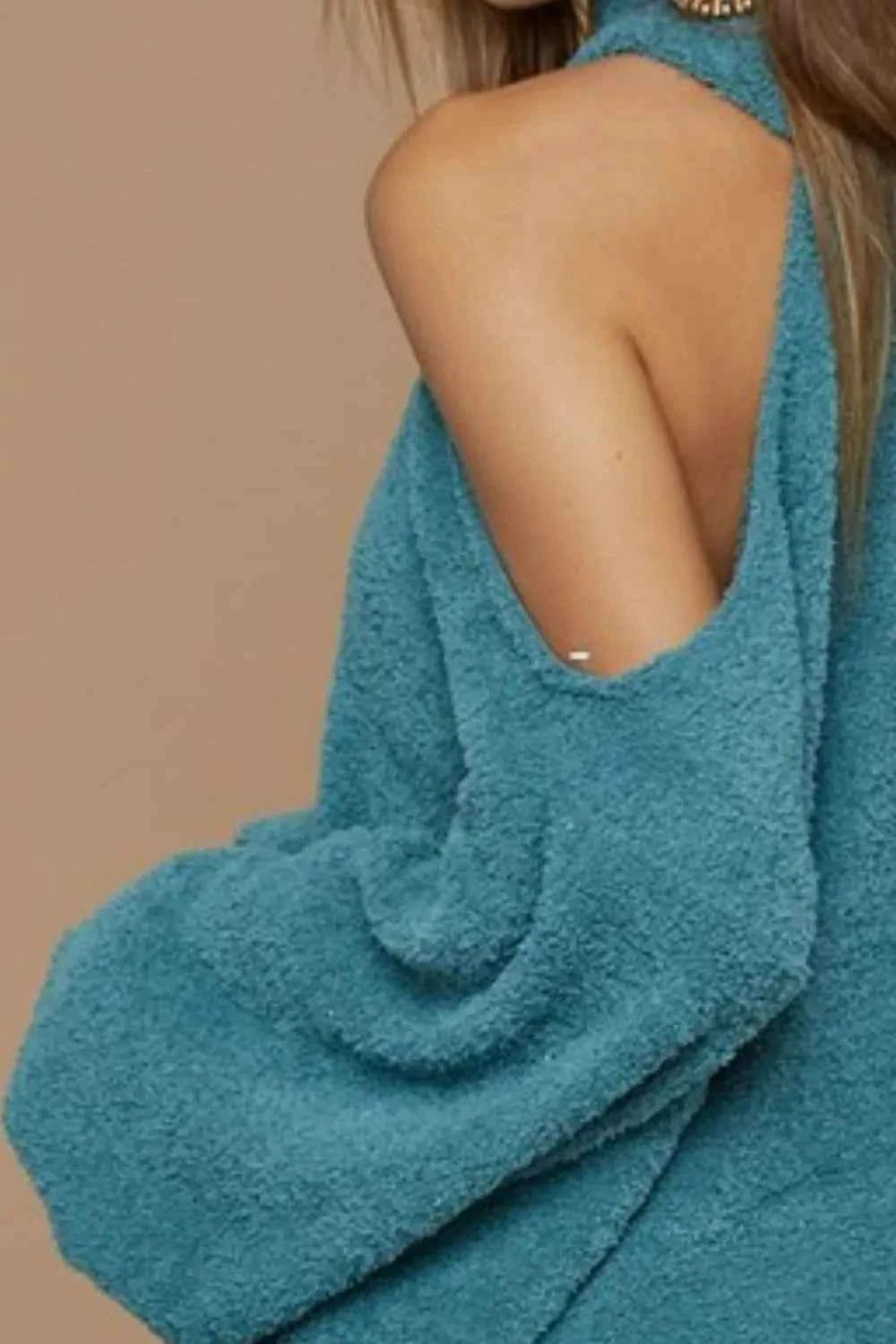 BiBi Belle Sweater Knit Open One Shoulder Turtle Neck 9f202da4-4b25-4f6e-a516-c88b6833abc6-Max-Origin