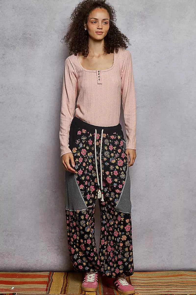 POL Square Neck Cropped Knit Top with Curved Hem a0e3c9f0-a222-4854-9a6e-2ad76a9d0fd4-Max-Origin
