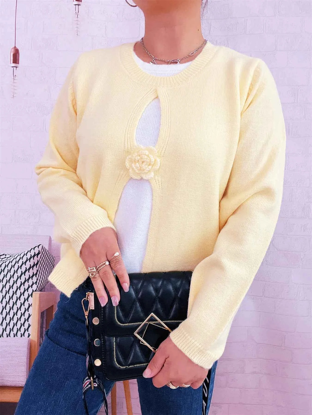 Flower Contrast Round Neck Sweater a2ae10084baa474db31ed3a67bef5286-Max-Origin