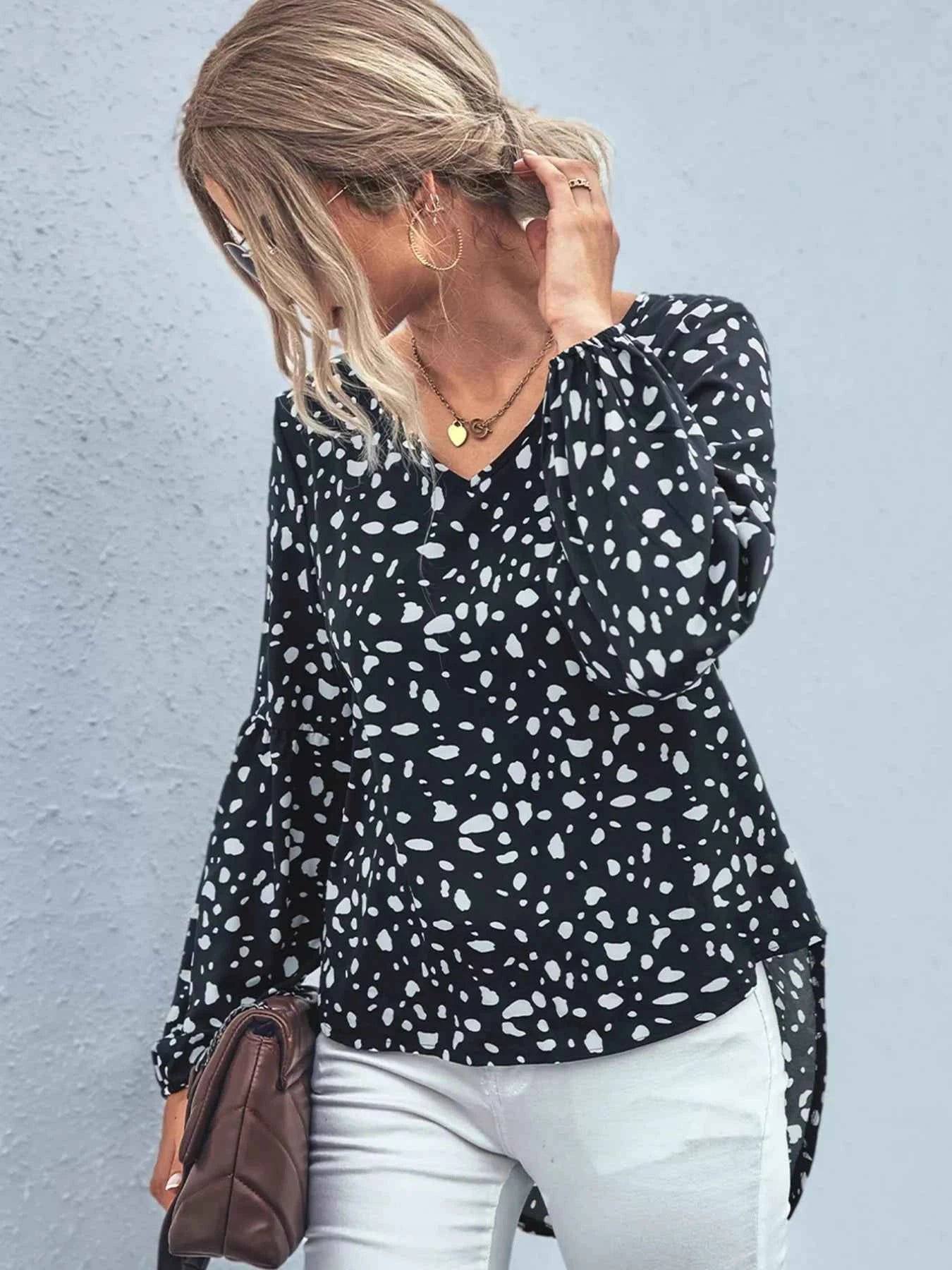 Animal Print V-Neck Blouse a6e7a9ed-3b66-4e9f-b8c5-a76c6a5b319c-Max-Origin