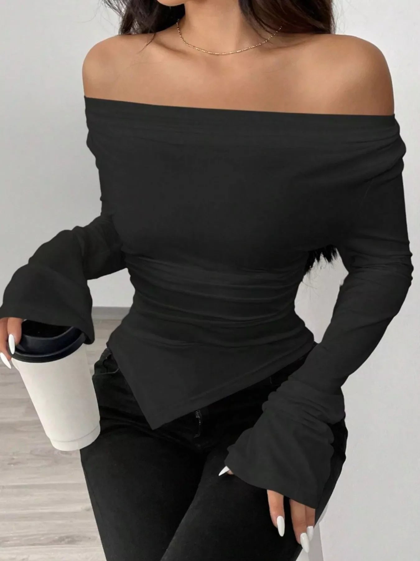 Asymmetrical Long Sleeve Fitted T-Shirt Black a82a0e6a-3a1e-4475-b116-86d63912aa06-Max-Origin