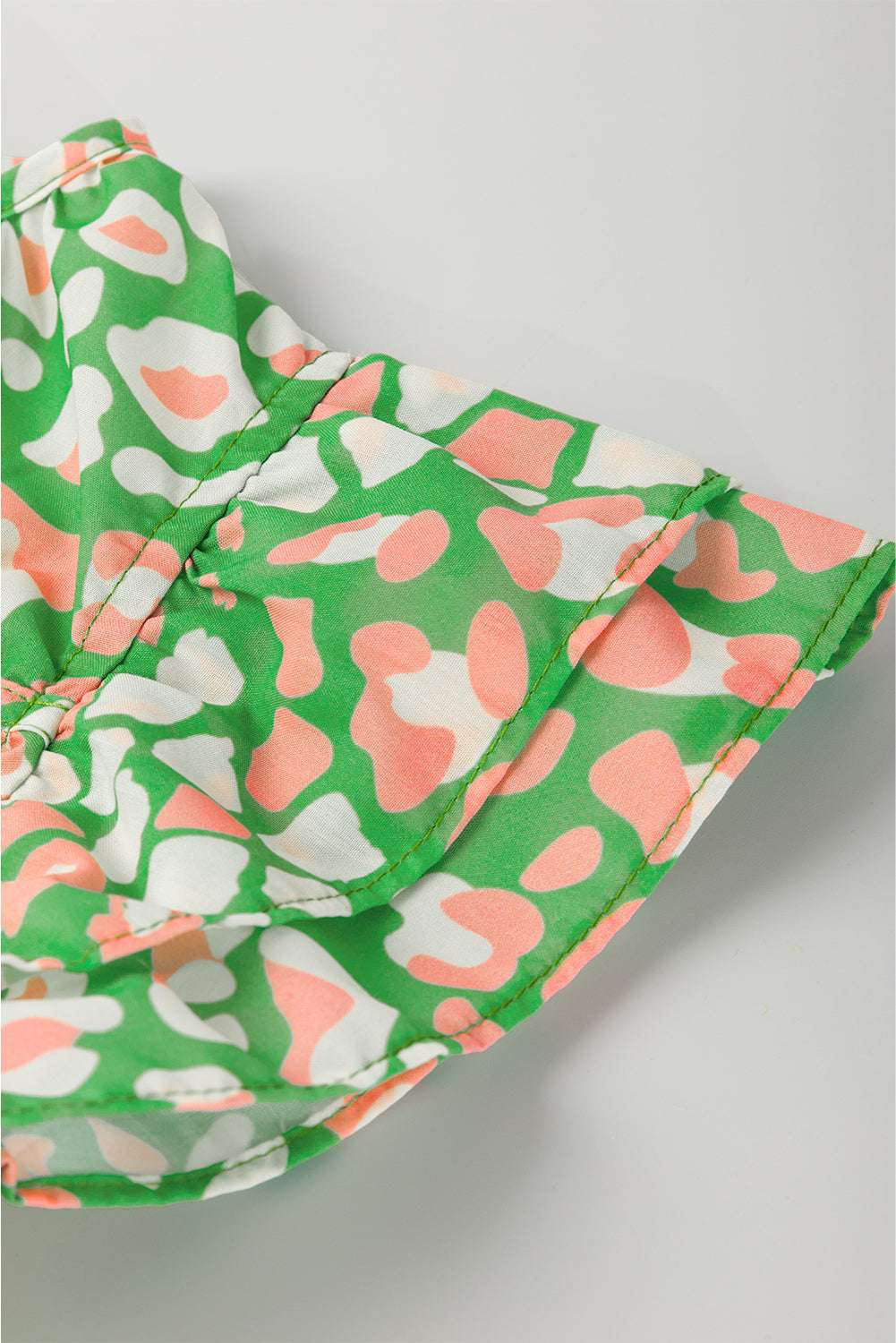 Green Abstract Leopard Tie Front Flutter Sleeve Blouse a88dfef955c52713-_5