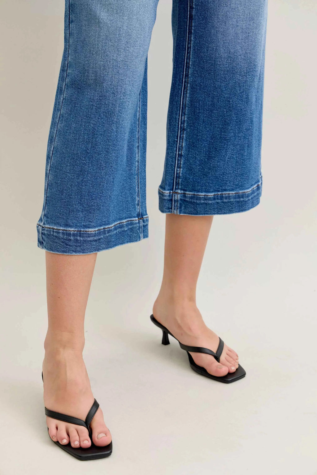 Judy Blue Mid Rise Crop Wide Leg Jeans ab30f933c56b4799a575941b602176a3-Max-Origin