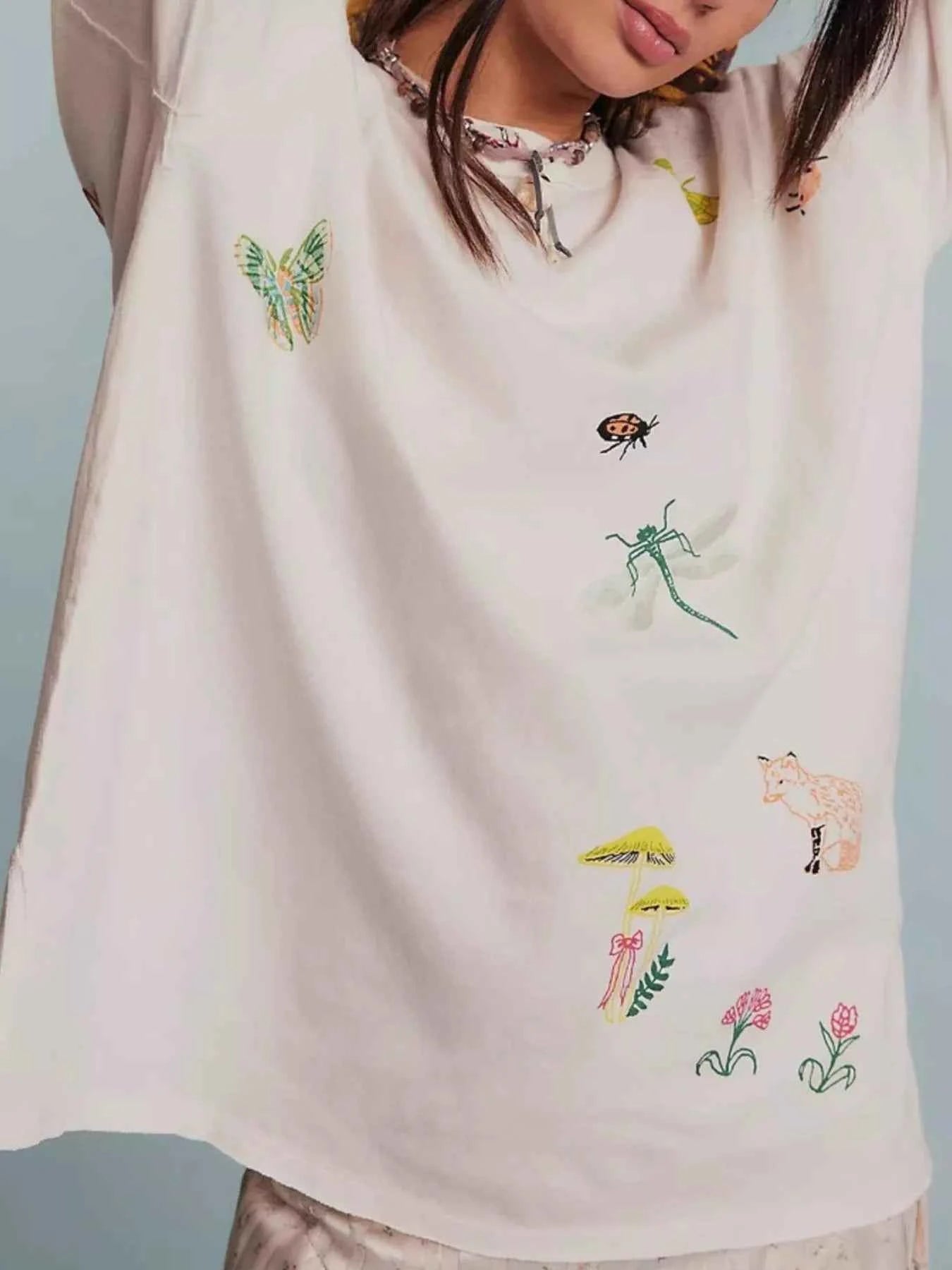 Embroidered Crew Neck Long Sleeve Sweatshirt Ivory ab567914-1f12-44c2-92cc-5de35df3e316-Max-Origin