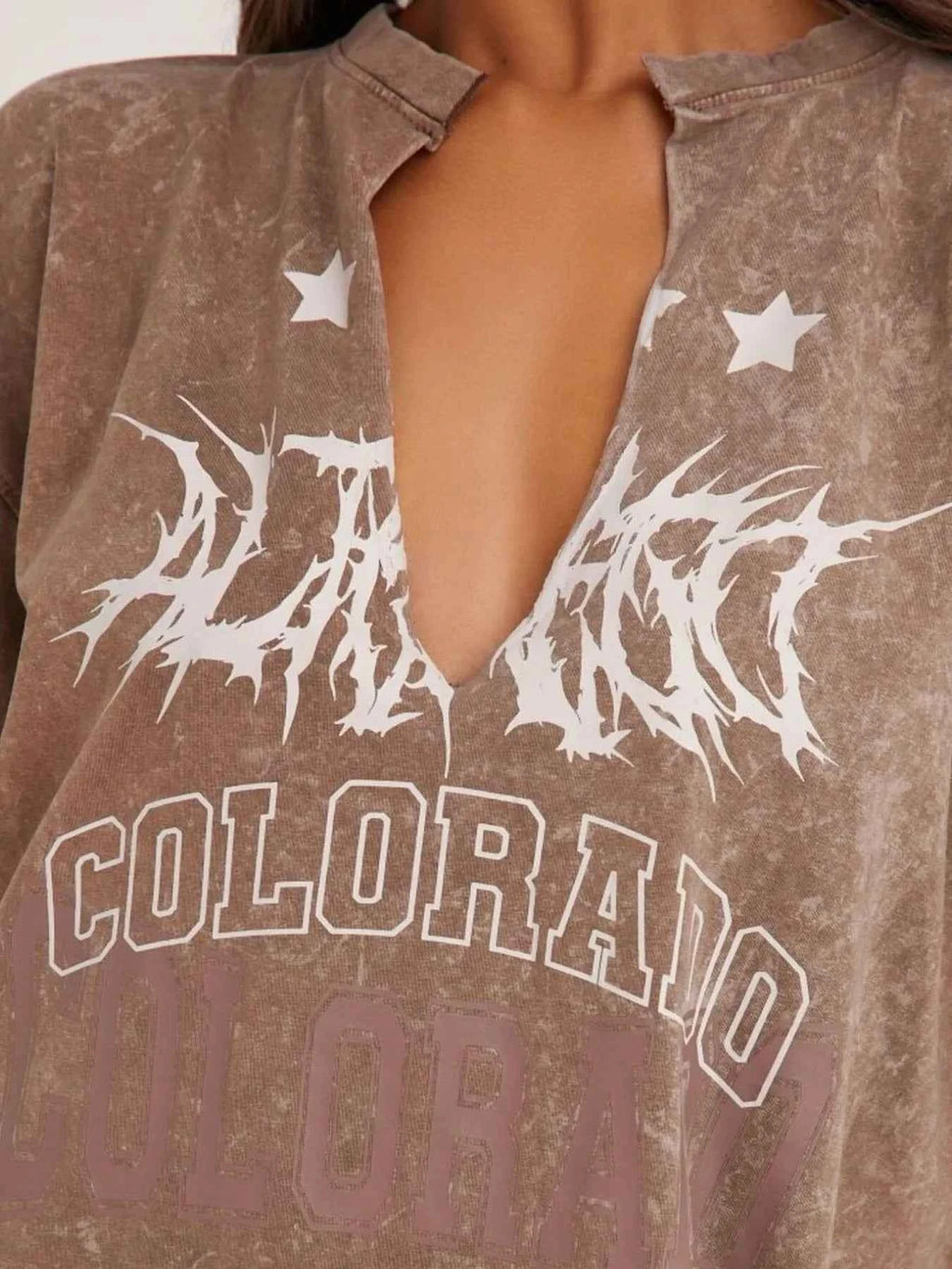 Side Slit Letter Graphic Oversize T-Shirt ac4797c3-c5d2-4ede-8012-8c1eee5a735f-Max-Origin