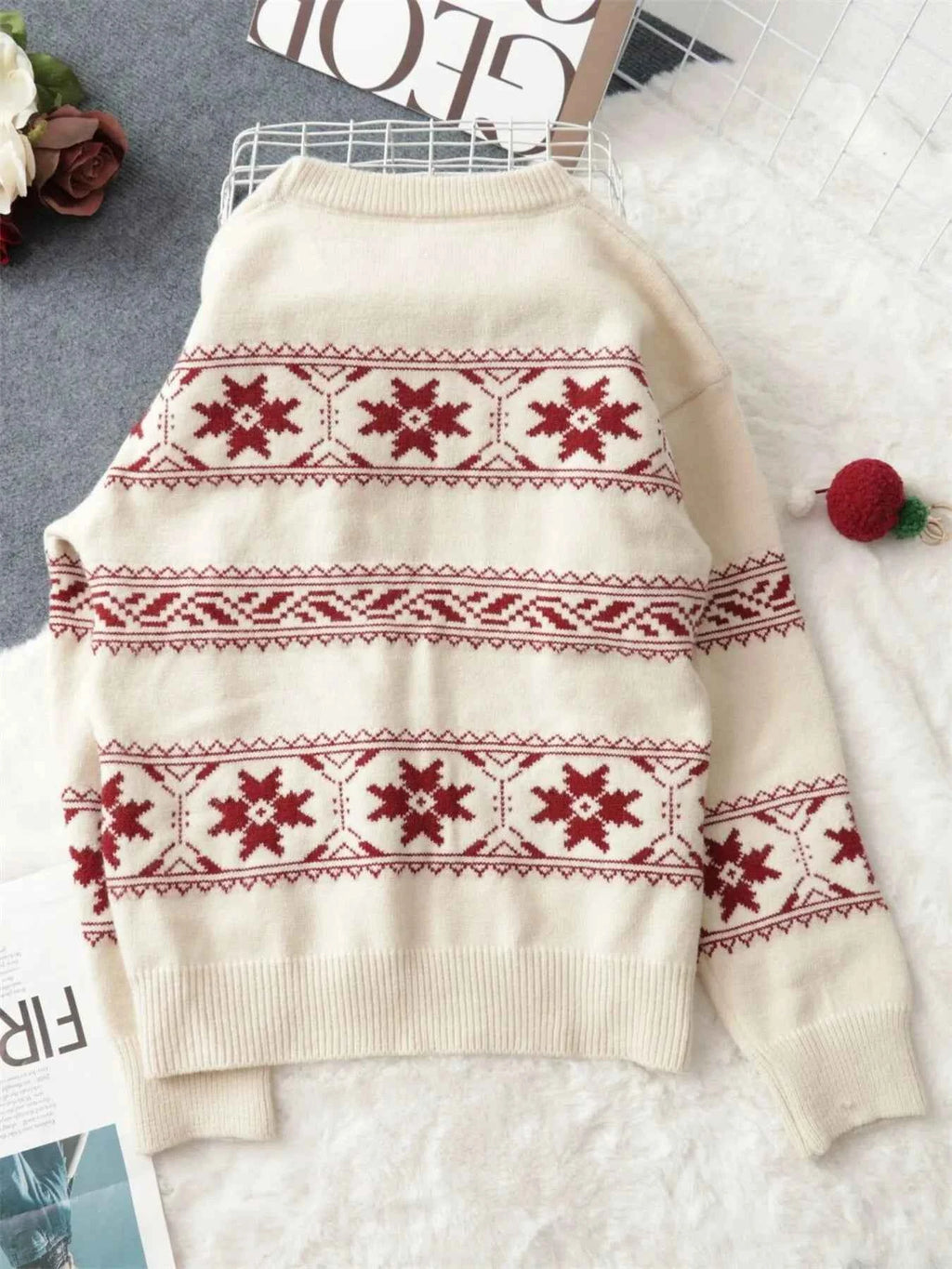 Christmas Snowflake Round Neck Sweater af2f766e77d541db9aa425b24974efc5-Max-Origin