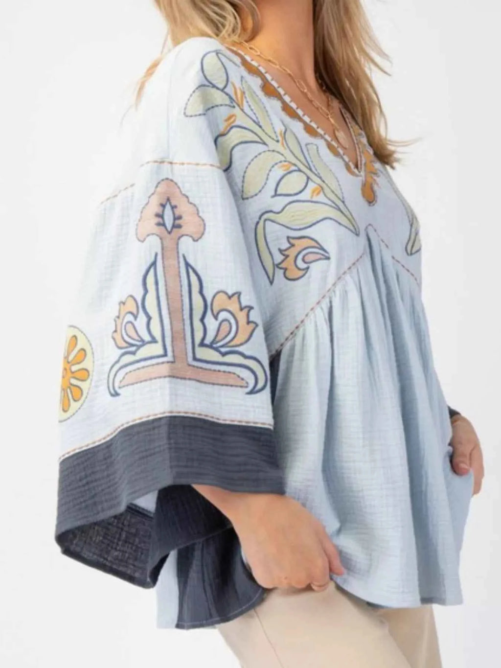 Printed V-Neck Top with Contrast Trim Details b072f378-5202-48f1-b605-e18a4a5ed0cf-Max-Origin