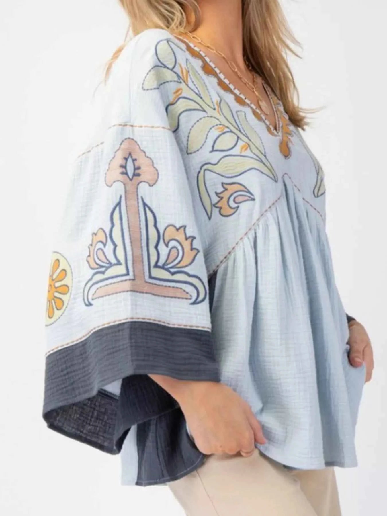 Printed V-Neck Top with Contrast Trim Details b072f378-5202-48f1-b605-e18a4a5ed0cf-Max-Origin