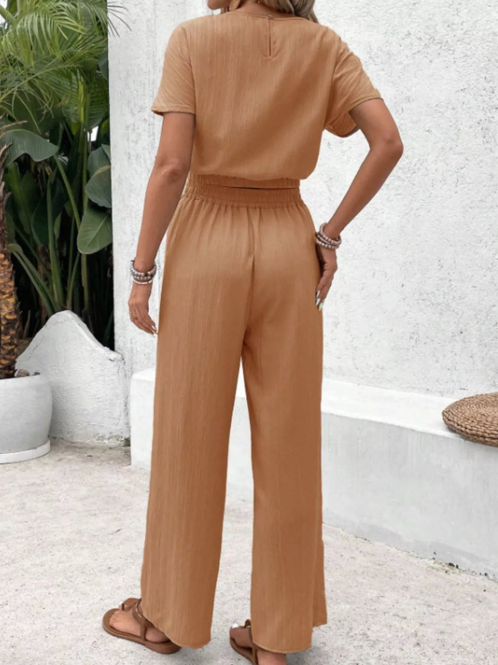 Round Neck Short Sleeve Top and Pants Set b0857ae0-2606-4daa-9cd4-74e087640503-Max-Origin
