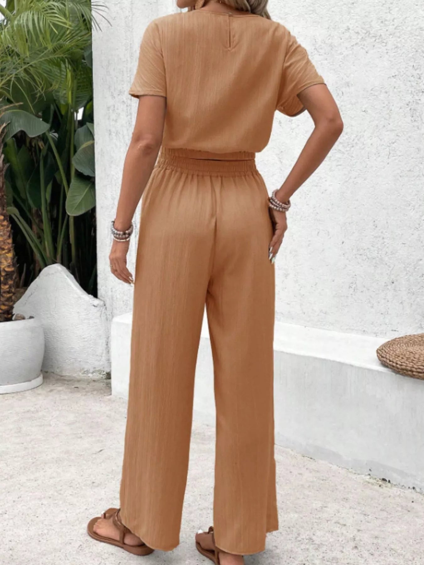 Round Neck Short Sleeve Top and Pants Set b0857ae0-2606-4daa-9cd4-74e087640503-Max-Origin
