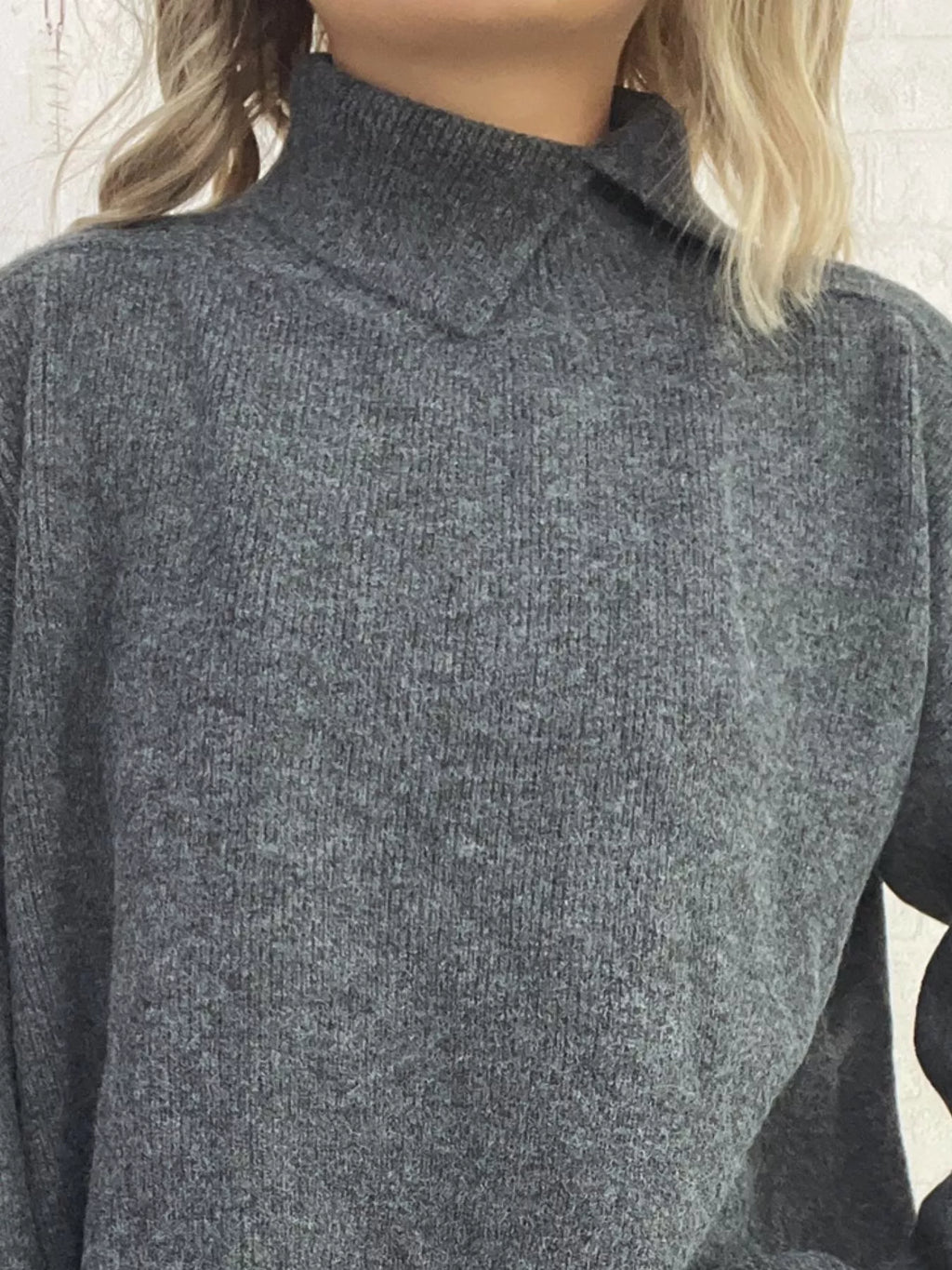 Slit Turtleneck Long Sleeve Sweater b3012f6a-2045-4c98-9955-b2a2efb28714-Max-Origin