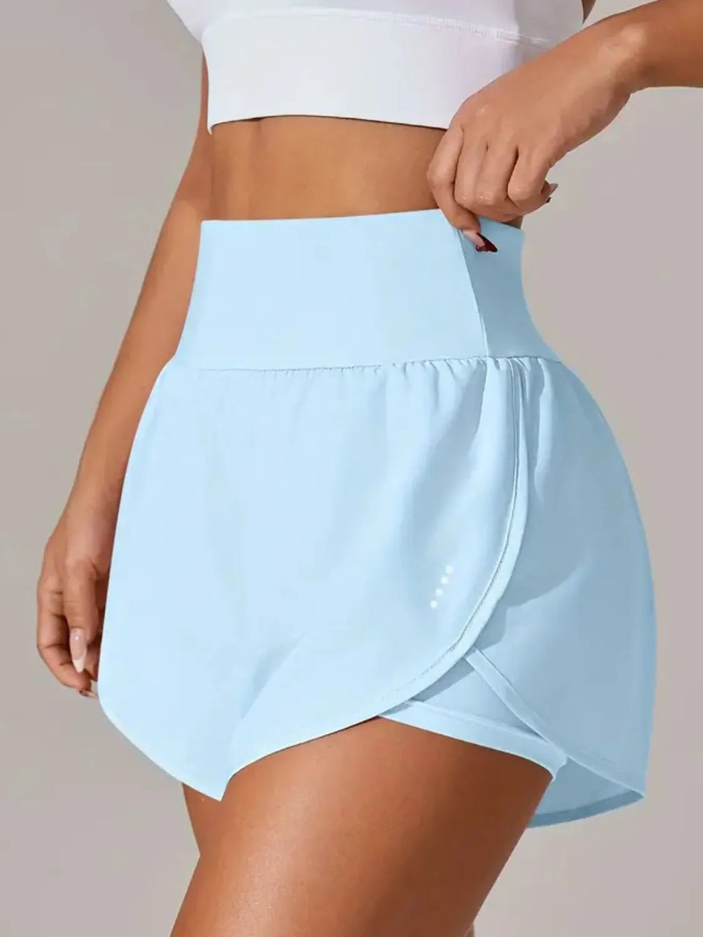 Pocketed High Waist Active Shorts b3326ab9-28cb-4527-a369-3dd16bcb6244-Max-Origin