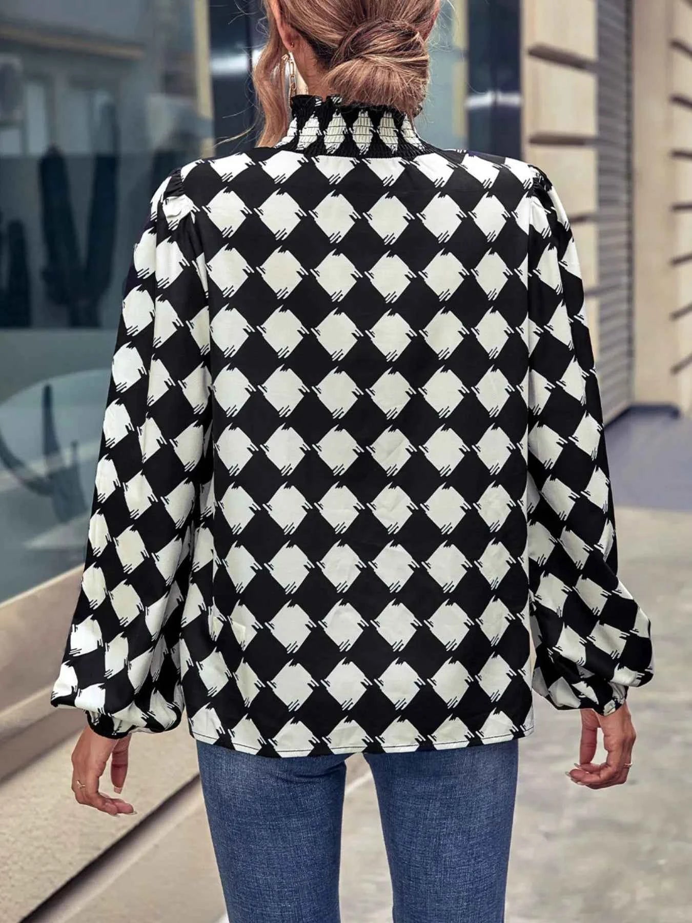Checkered Pattern Balloon Sleeve Blouse b37a83ff-77fd-4fc8-ac6b-f3f0a8364803-Max-Origin
