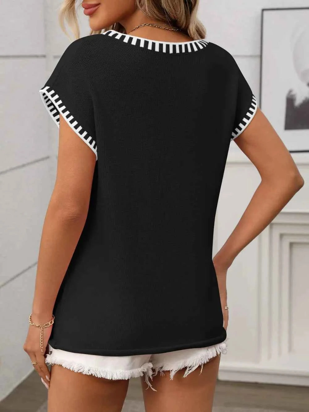 Contrast Trim V-Neck Short Sleeve Knit Top b3eb7a02-8053-4831-ae22-3df9dc58e778-Max