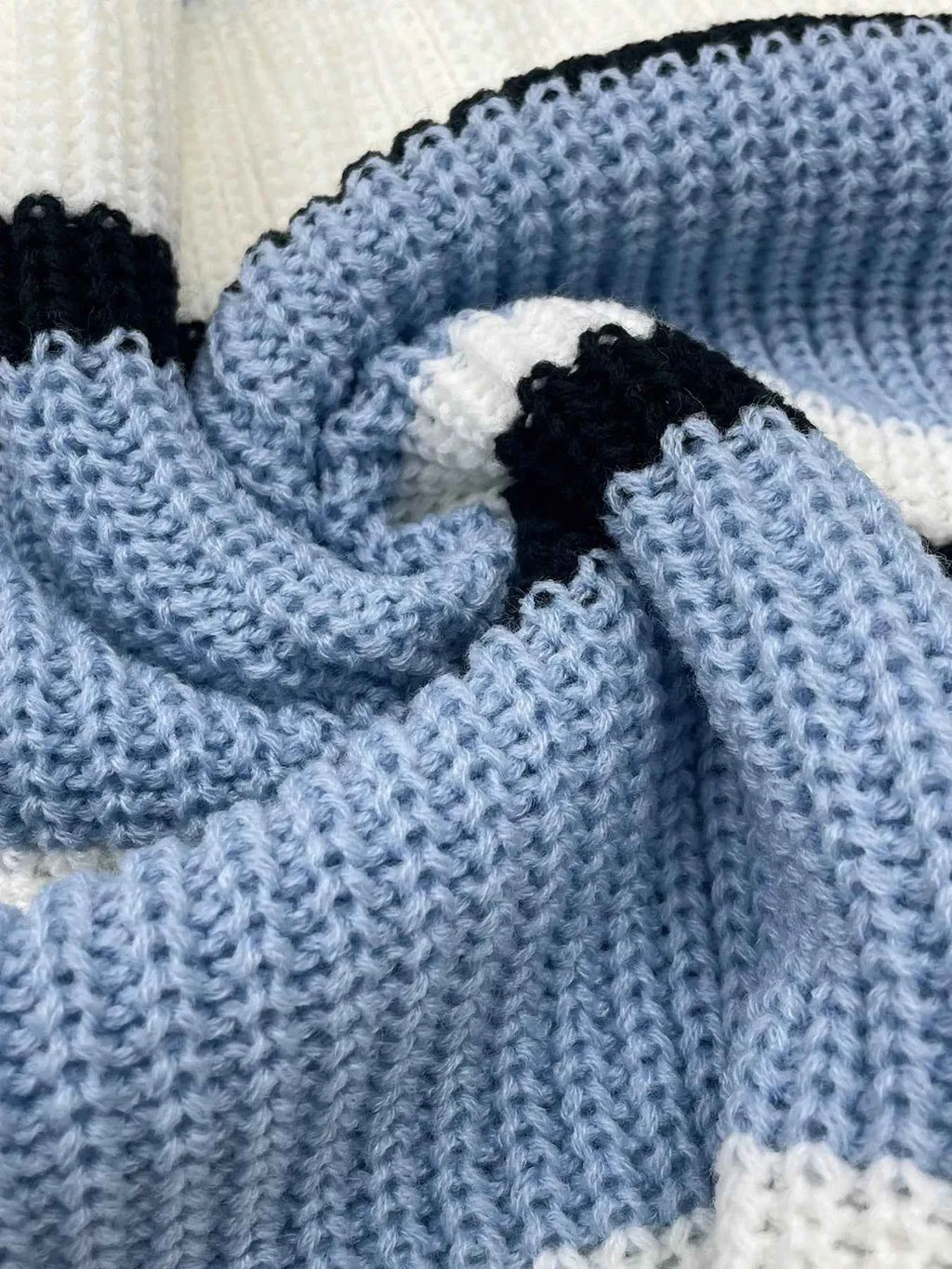 Striped V-Neck Color Block Sweater b552b7916bcb41768ff42ee7f7fb1921-Max-Origin