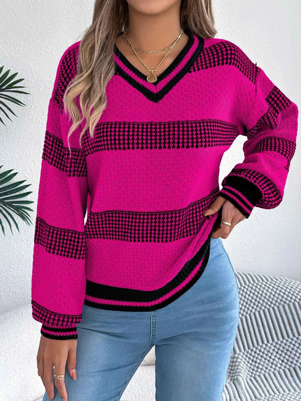 Contrast Striped V-Neck Sweater b61d00ce53eb46b8b1777ab48a063560-Max-Origin