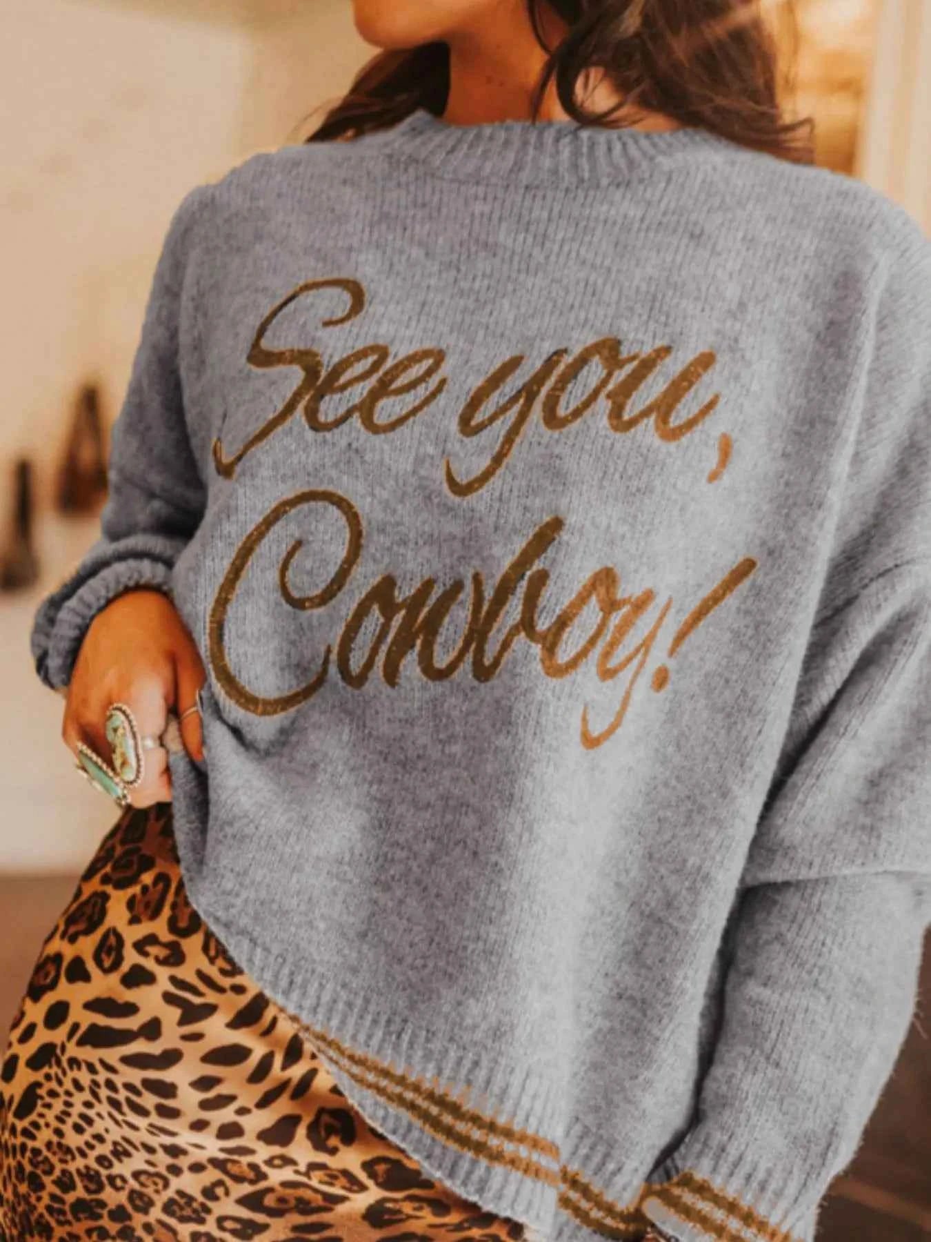 Letter Contrast Hem Round Neck Sweater Gray b6401fd6-06b2-4380-b843-9dceadd8eb70-Max-Origin