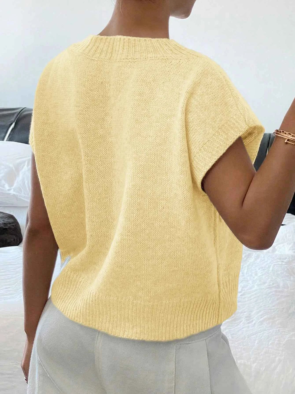 Ribbed Hem V-Neck Short Sleeve Sweater b6d05831-0a9f-4502-8de1-964ba60718be-Max-Origin