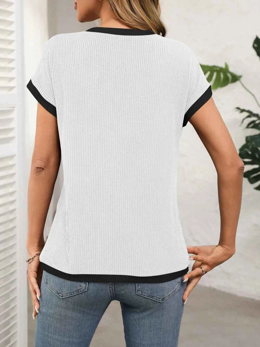Contrast Trim Round Neck Short Sleeve T-Shirt b7187e9a-6e1e-4a95-be86-1eaa83ce7893-Max