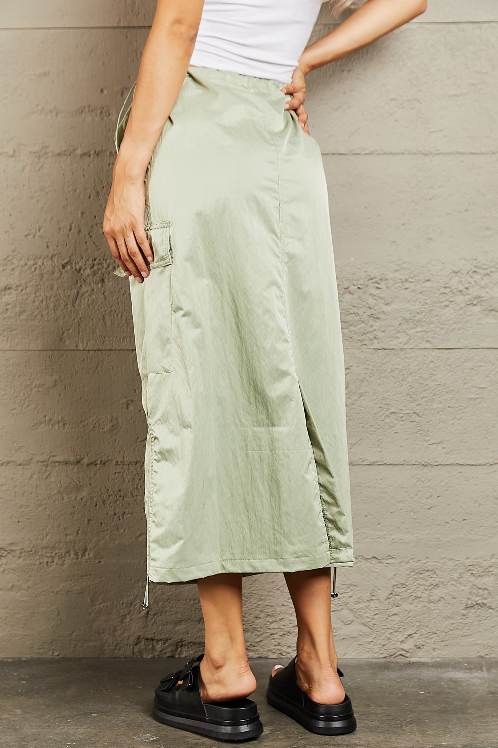 HYFVE Just In Time High Waisted Cargo Midi Skirt b77c0e4b96634124b22883993493b8b7-Max