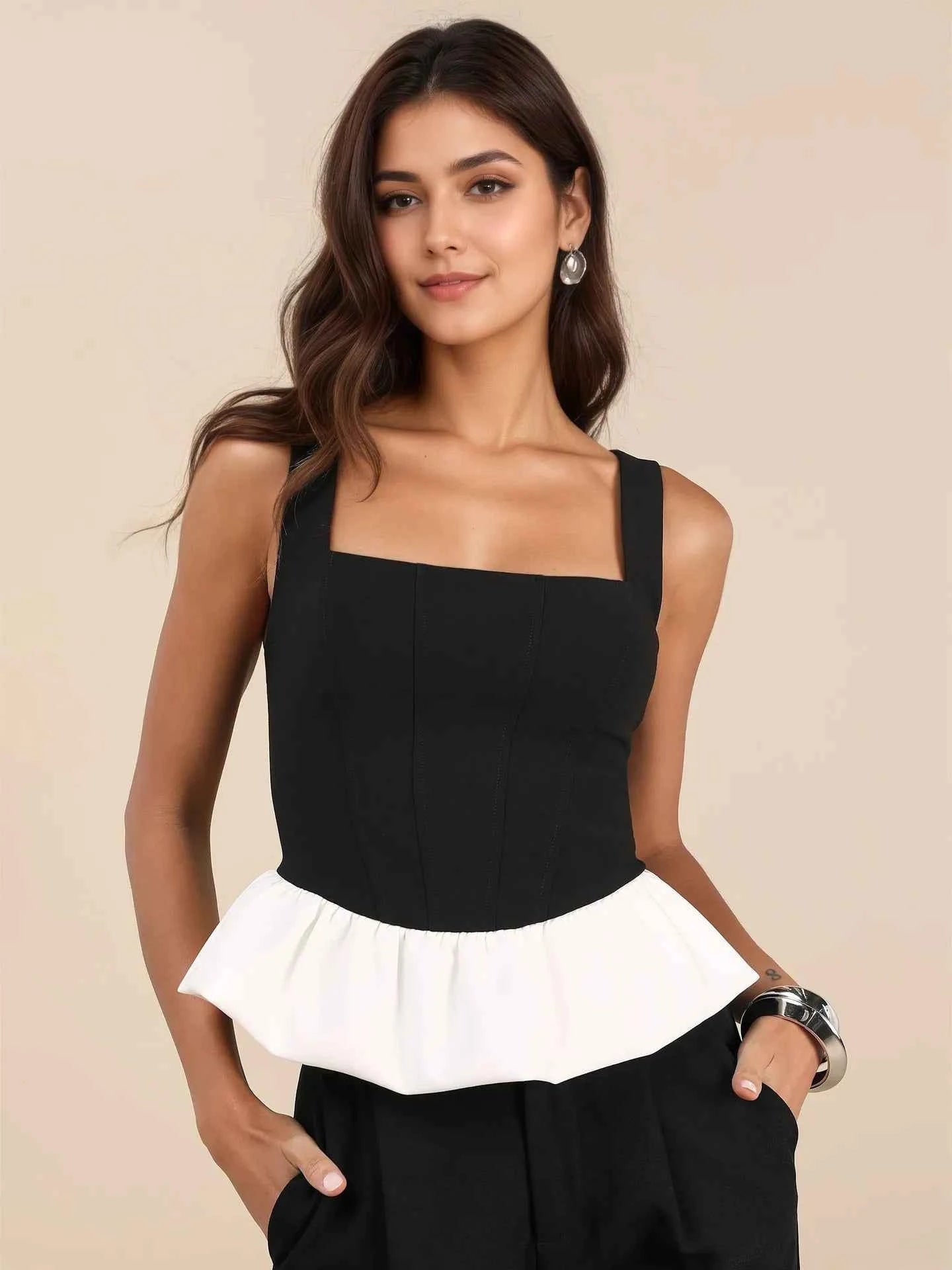 Contrast Ruffled Hem Square Neck Tank Black ba55d5d5f912463b82b73a6c9eee55e4-Max-Origin