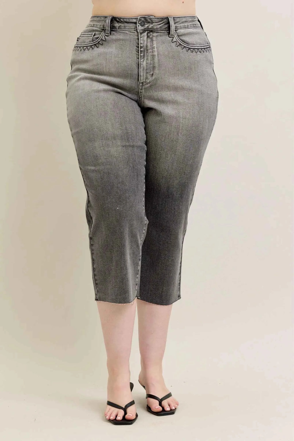 Judy Blue Full Size Wide Leg Capris Jeans Plus Size bc5f4cd1-30bf-4f25-a9c2-3445ad2d117c-Max-Origin