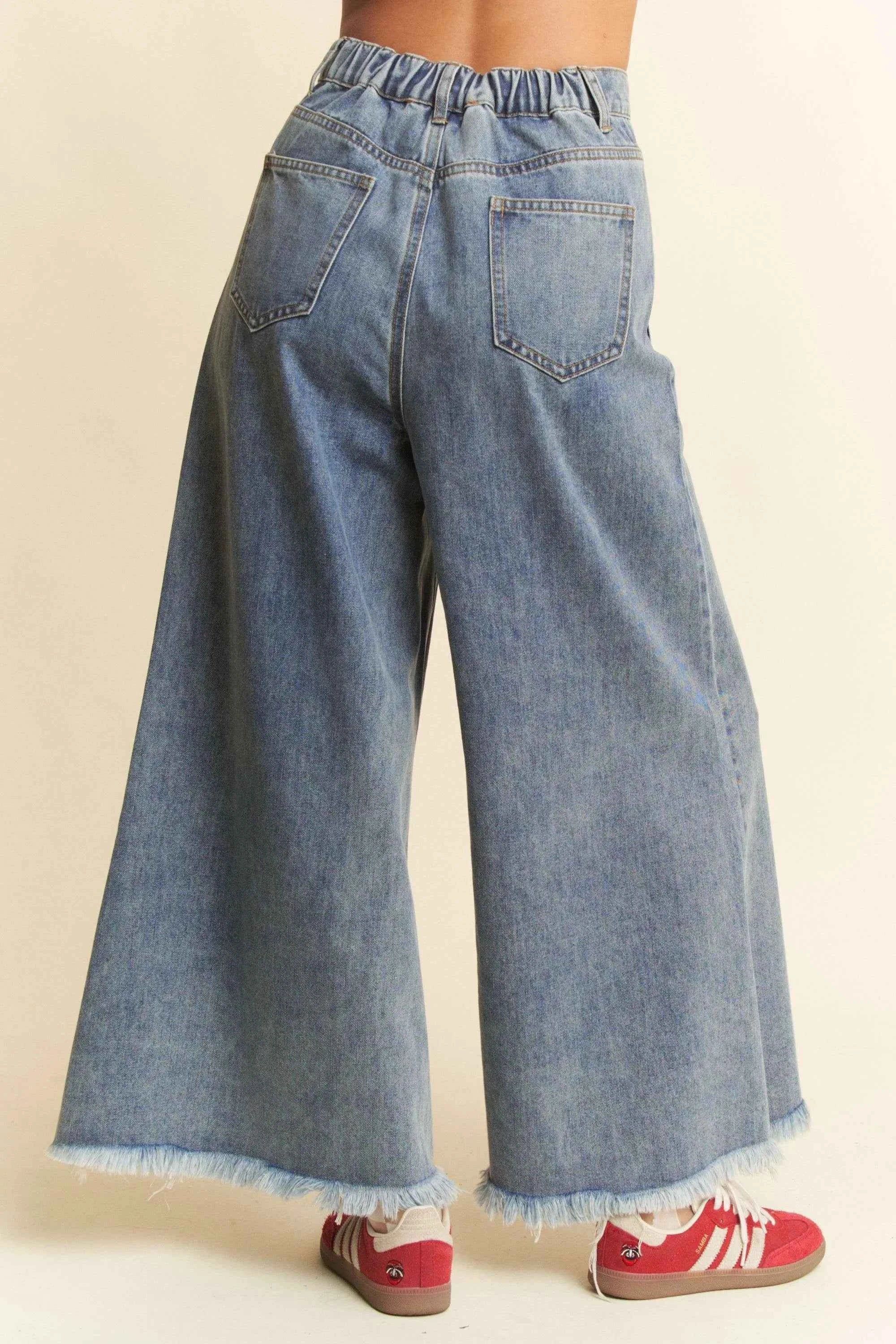 Davi & Dani Patch Pocket Wide Leg Culotte Jeans bda3faaf14d542499350c3da380537ee-Max-Origin