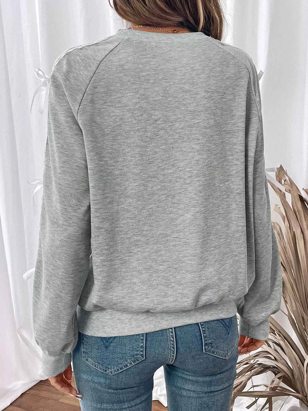 Lace Detail Round Neck Sweatshirt bf798d239da0466c8fe6d4690b82abd5-Max-Origin