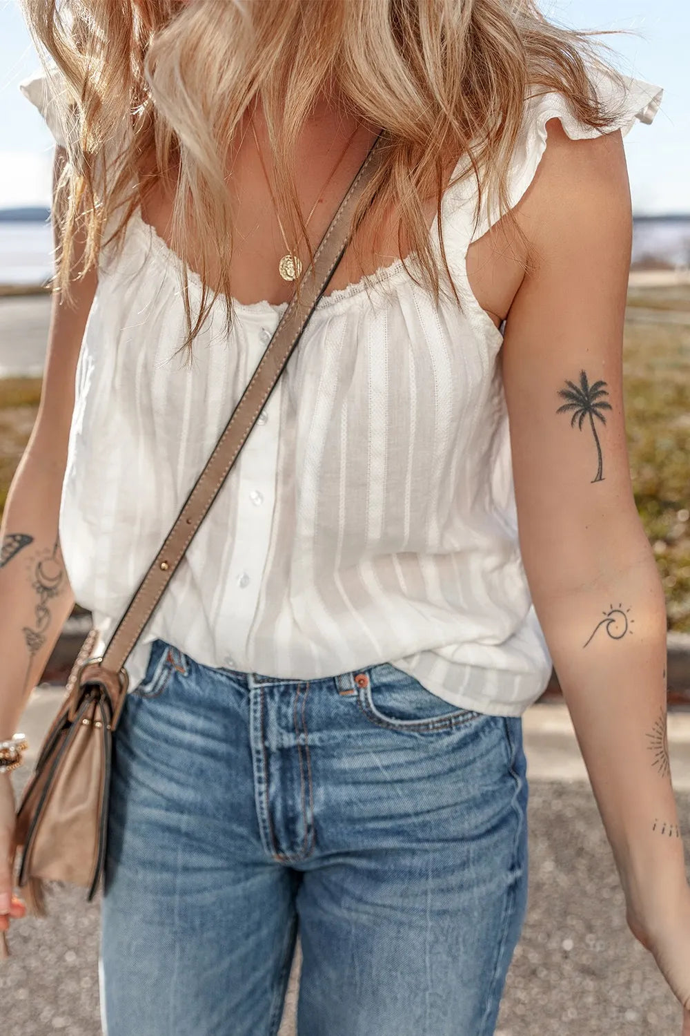 Lace Detail Ruffled Buttoned Loose Fit Tank Top bfd4cb95-be1e-46e6-93bd-b2308116ccdf-Max-Origin