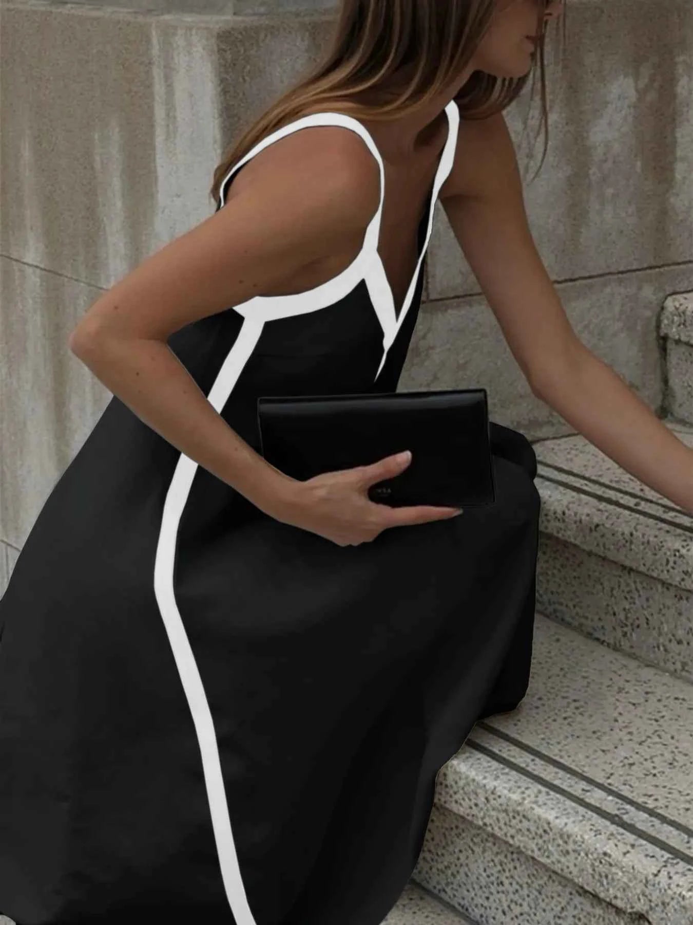 Contrast Trim V-Neck Maxi Dress c0686be0-e4f6-4425-9d18-87a59f1edfaa-Max-Origin