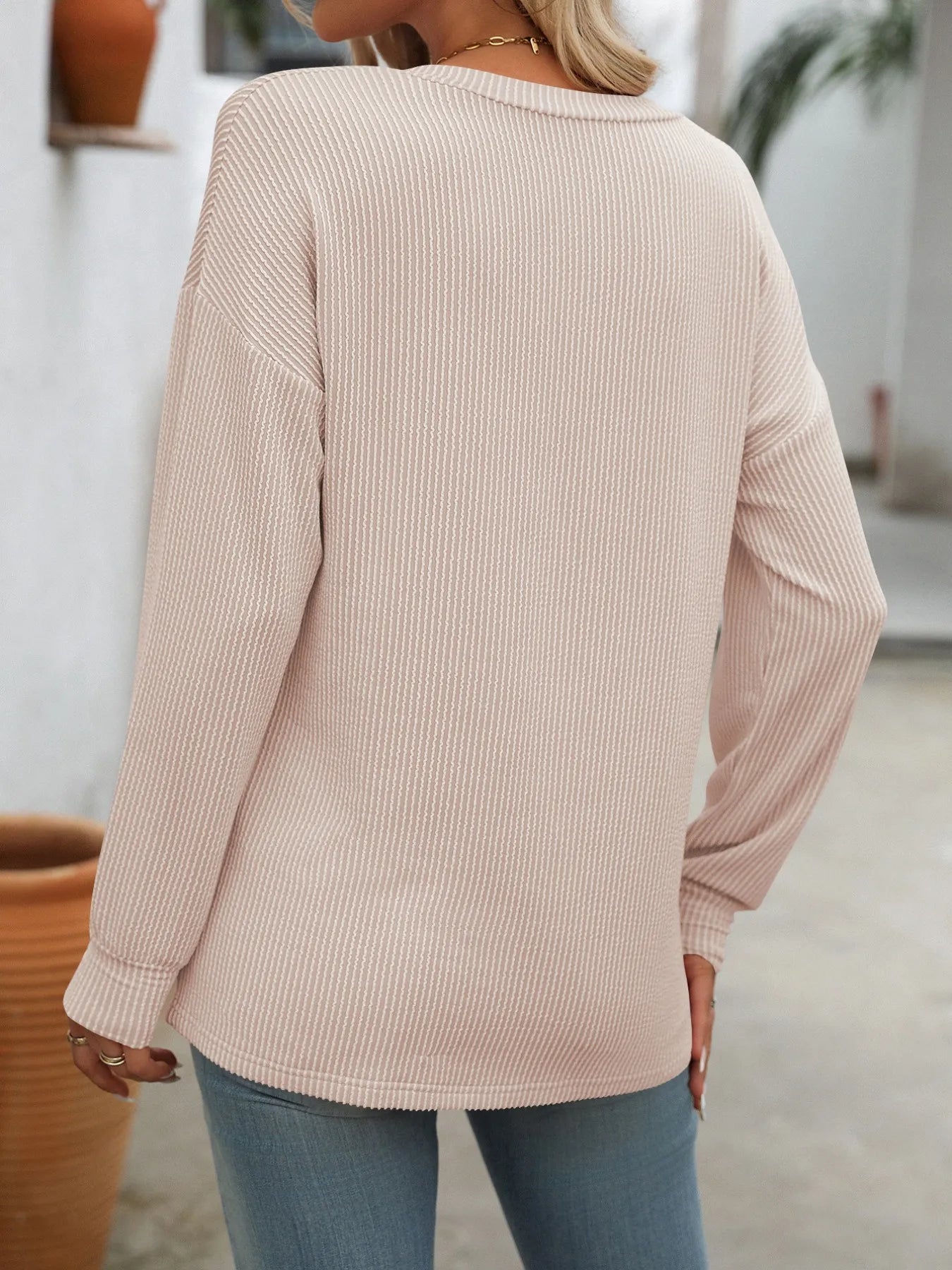 Ribbed V-Neck Long Sleeve T-Shirt c06df901-a3cf-489e-a7af-23c426e8d5e5-Max-Origin