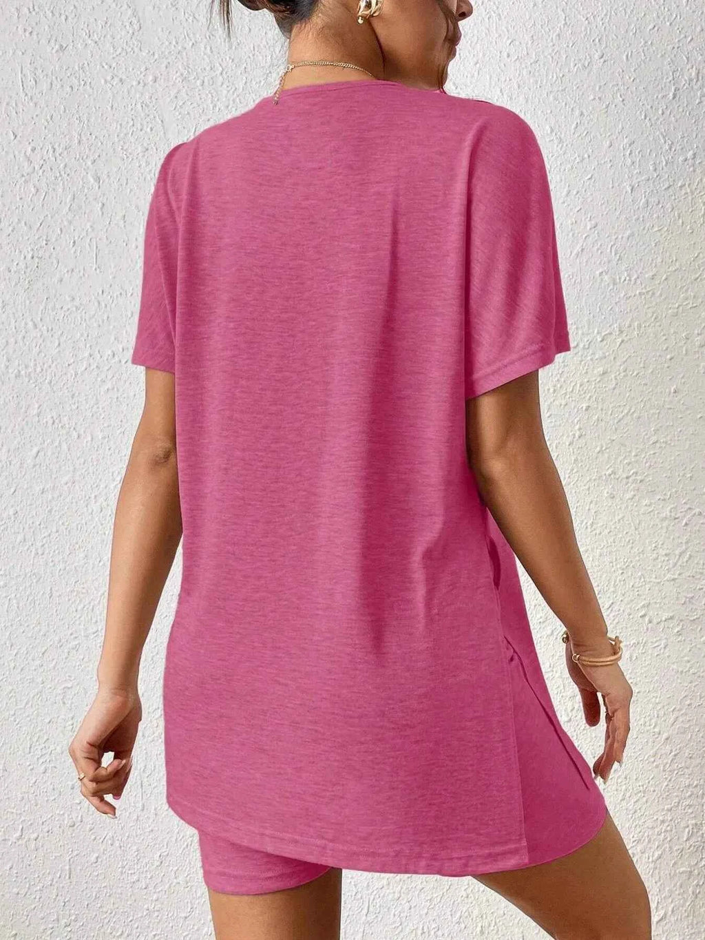 Casual Round Neck T-Shirt and Shorts Set c2d11e9eb2bd4e09a62cf2be25117405-Max-Origin