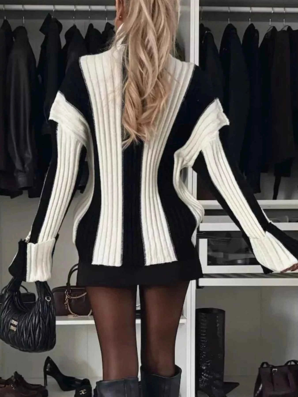 Color Block Ribbed Turtleneck Sweater c51cca50-d2a3-46e0-ae9b-906a7da01888-Max-Origin