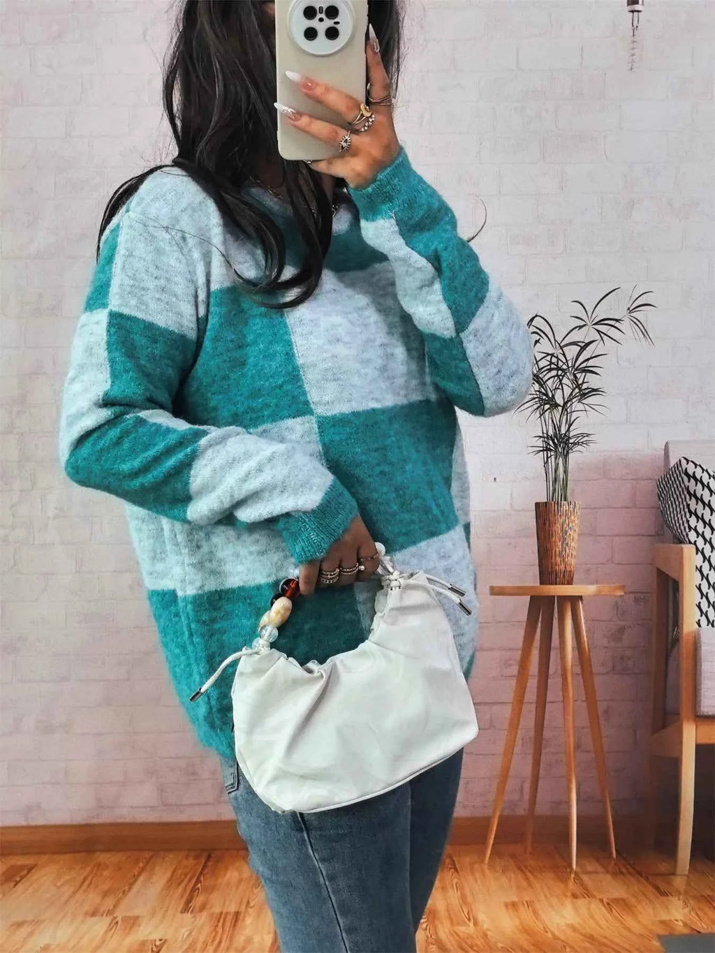 Color Block Round Neck Sweater c5b11405f94a4aebb098cb3ee9f7b861-Max-Origin